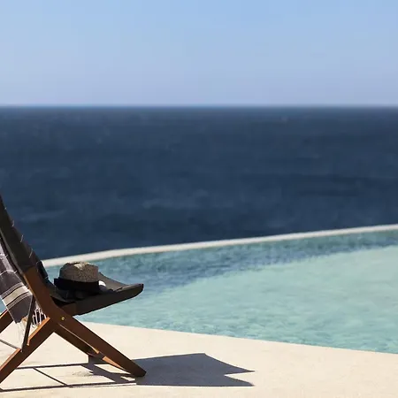 Vila Waterfront With Private Pool