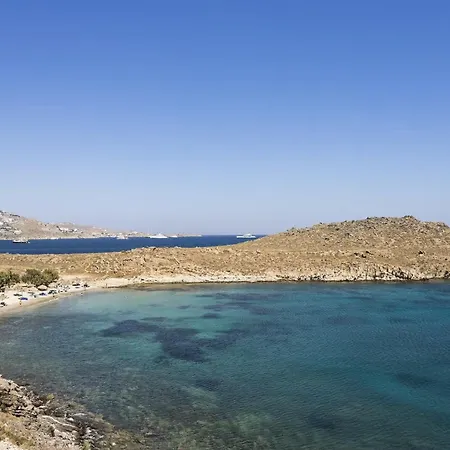 Vila Waterfront With Private Pool