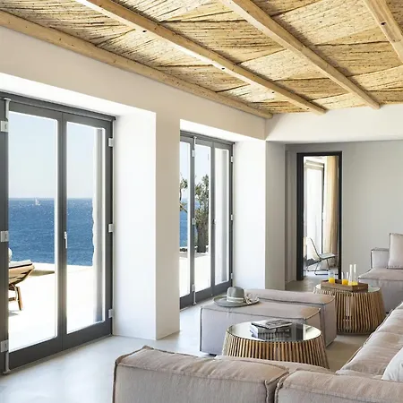 וילה Waterfront With Private Pool