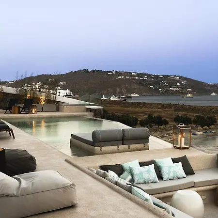 Waterfront With Private Pool וילה *